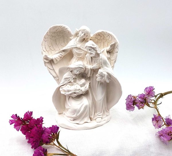 figura belen en resina blanca con decoracion de flores