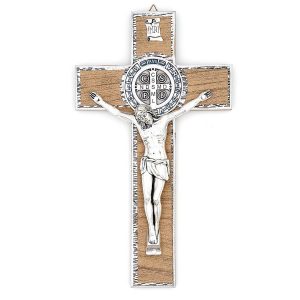 Crucifijo para pared con Medalla San Benito, madera ecológica
