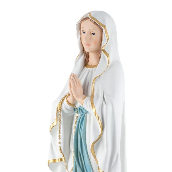 detalle de la figura de la virgen de lourdes