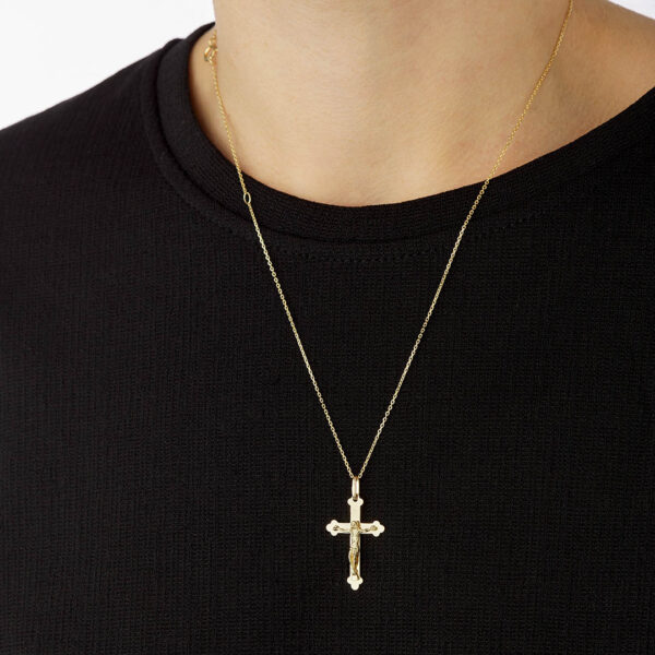 colgante crucifijo extremos trilobulados oro 18k modelo