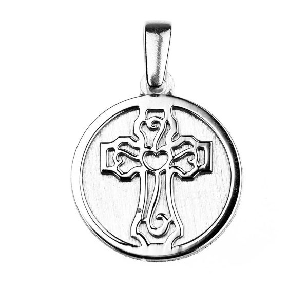 colgante medalla cruz con formas vegetales y corazon