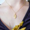 colgante medalla oval de la virgen de fatima modelo