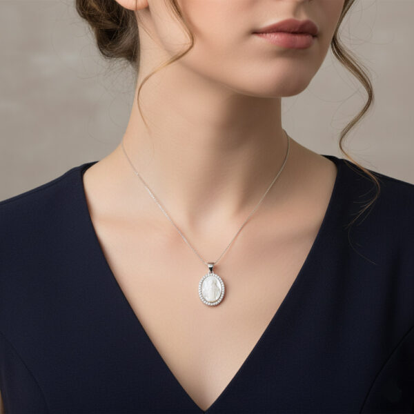 colgante milagrosa circonitas nacar plata modelo