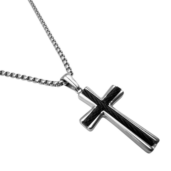 collar cruz hombre detalle