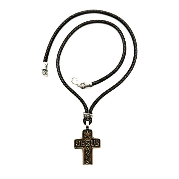 collar cruz e inscripcion
