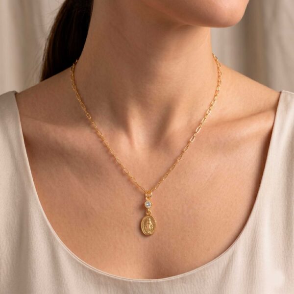 collar modelo virgen milagrosa