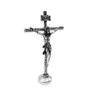 crucifijo metal base detalle
