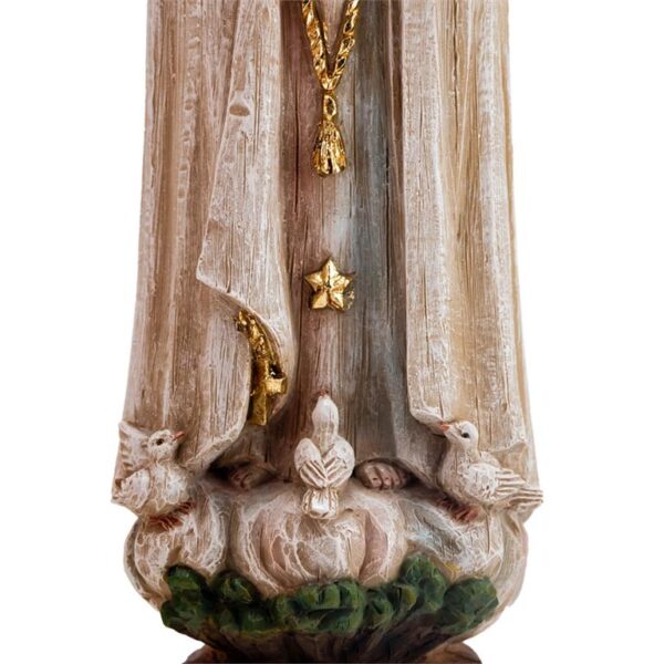figura fatima madera vieja detalle