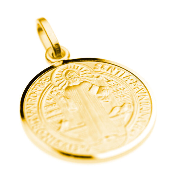 medalla-inclinada-san-benito-plata-bano-oro-2