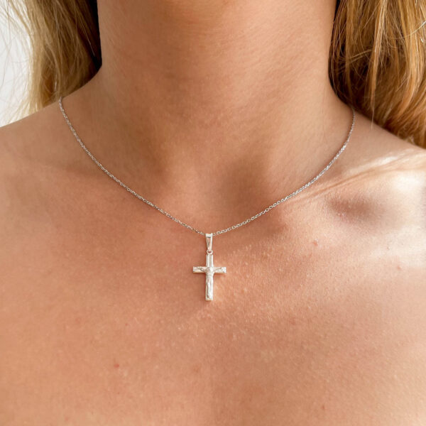 modelo crucifijo pequeño