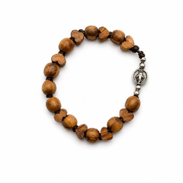 pulsera denario madera cuentas corazon