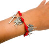 pulsera roja san miguel modelo