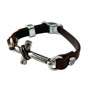 Pulsera romana, cruz maderos atados, cordón con anilla ajustable