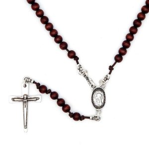 Rosario madera y baño plata, medalla de la Virgen de Nazaret