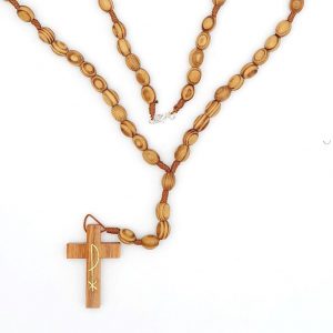 Rosario cruz crismón, cuentas ovaladas en cordón, madera de pino