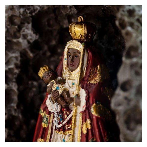 virgen candelaria en cueva figura detalle